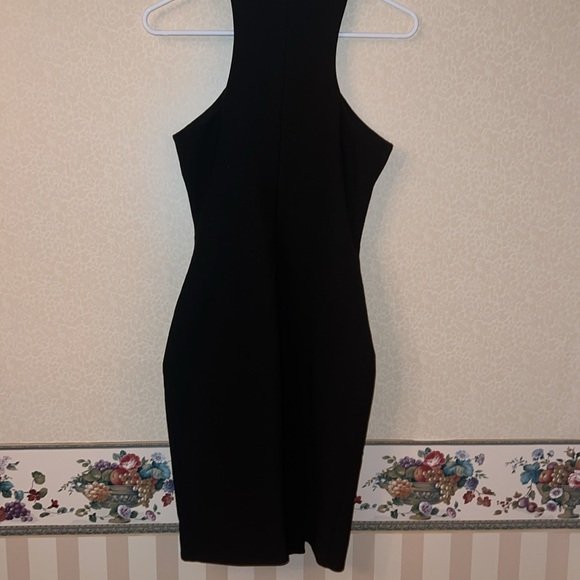 ELIZABETH and JAMES SIZE sexy little black dress - Picture 9 of 10